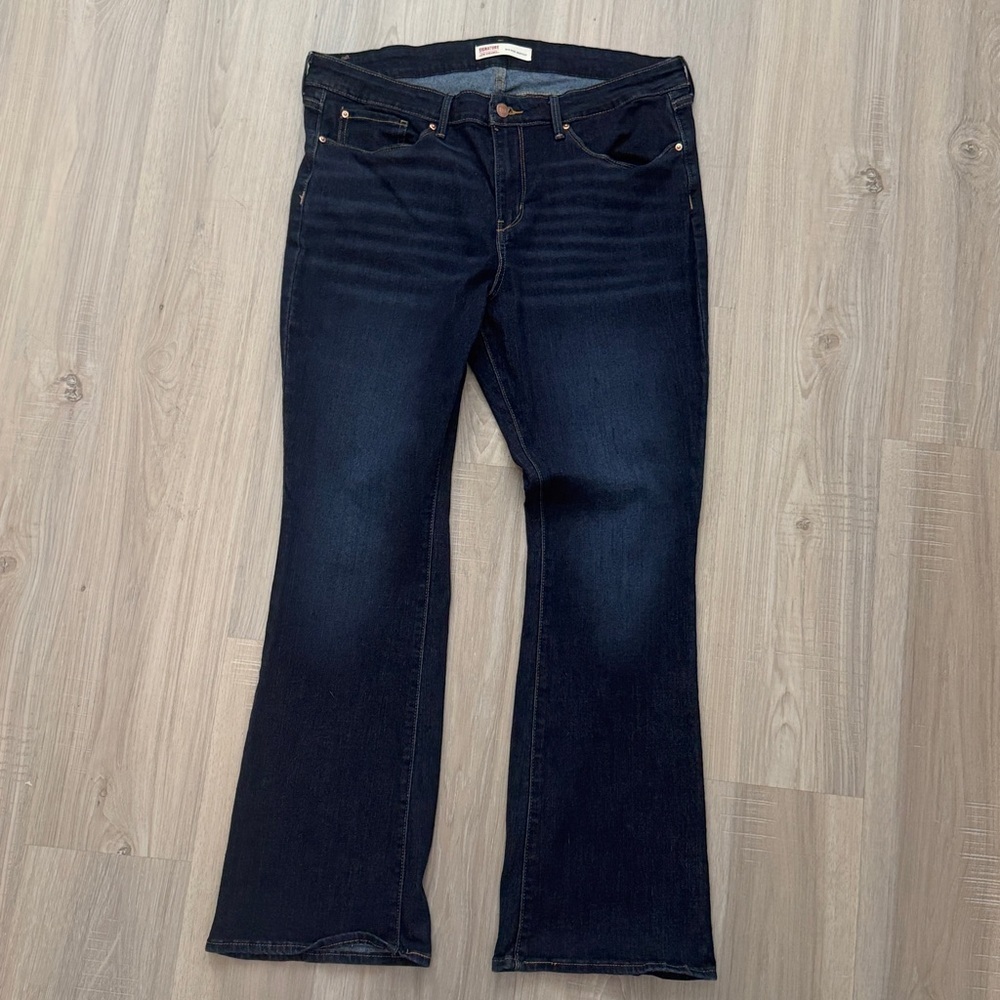 Levi's Signature Dark Wash Mid-Rise Bootcut Jeans